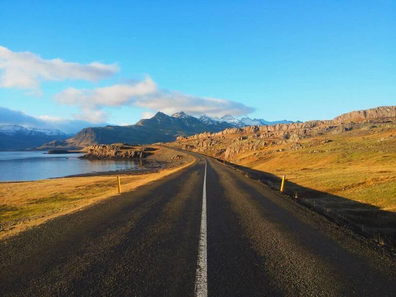 Estrada na Islândia, país que faz parte do acordo de Visto Schengen