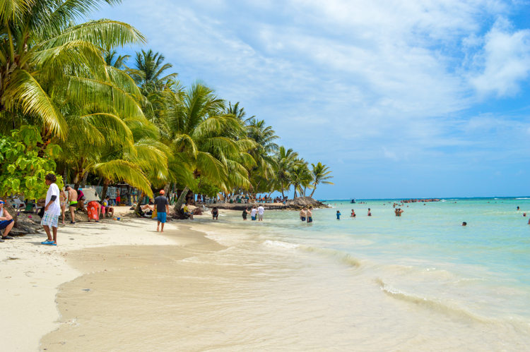 caribe barato: praia do pais caribenho colombia san andres