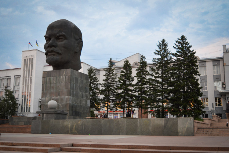 russia curiosidades estatua de cabeça de lenin em ulan ude