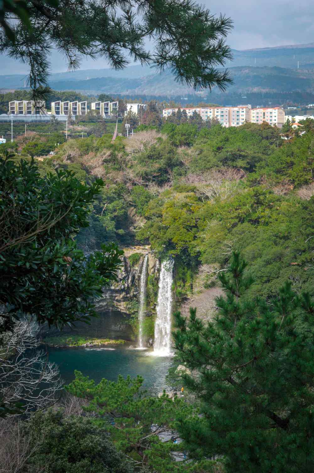 ilha jeju coreia do sul Mirante da Cachoeira Cheonjiyeon 