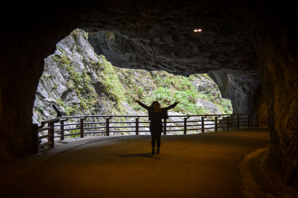9 turns tunnel parque nacional taroko em taiwan