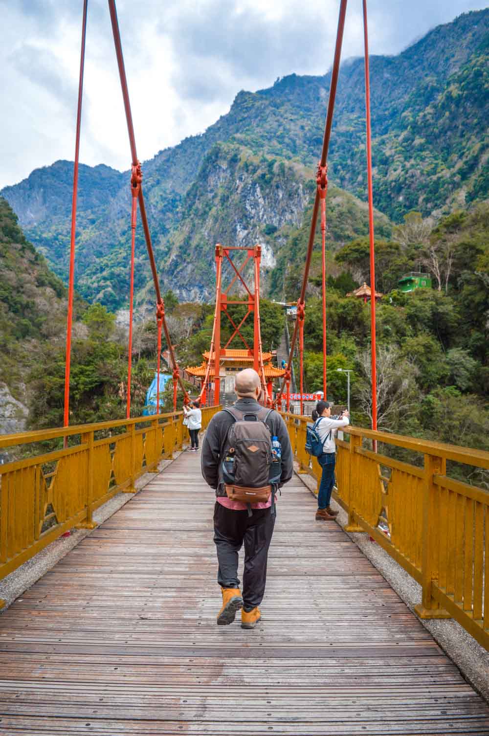 o que fazer em taiwan: ponte vermelha no parque nacional taroko, em hualien