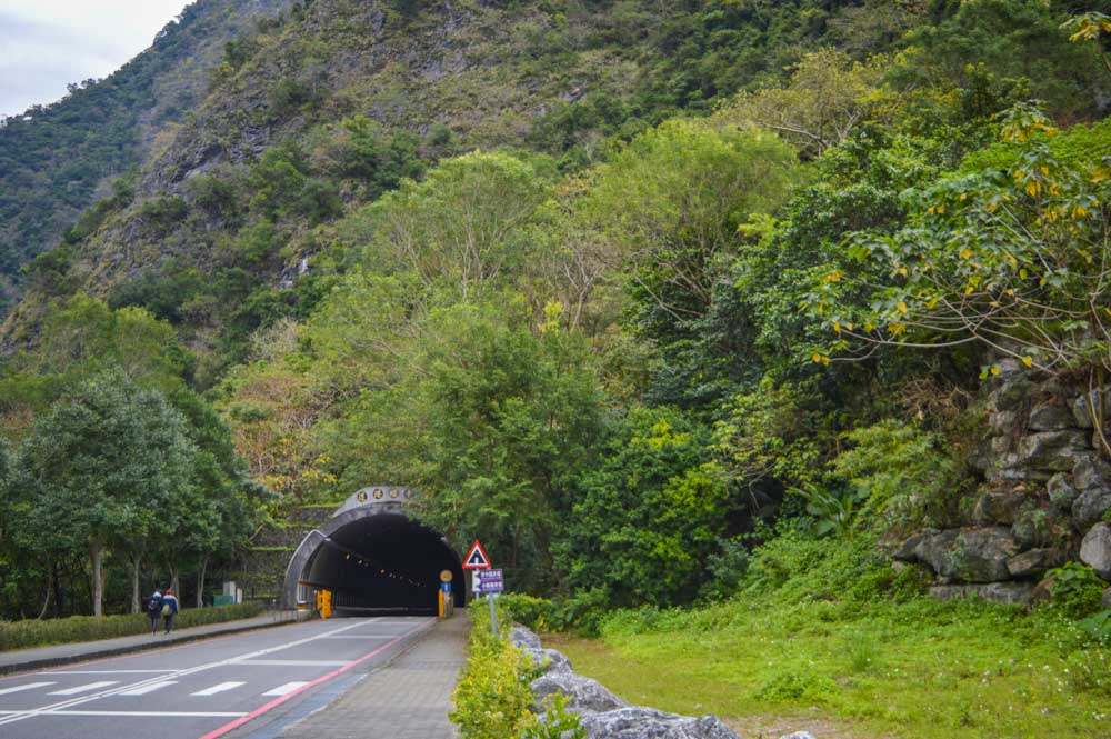 tunel no parque nacional taroko em taiwan