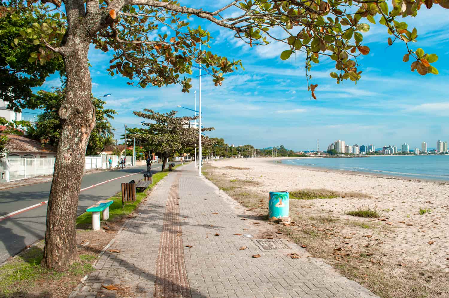 Calçadão da Praia Alegre em Penha - SC santa catarina