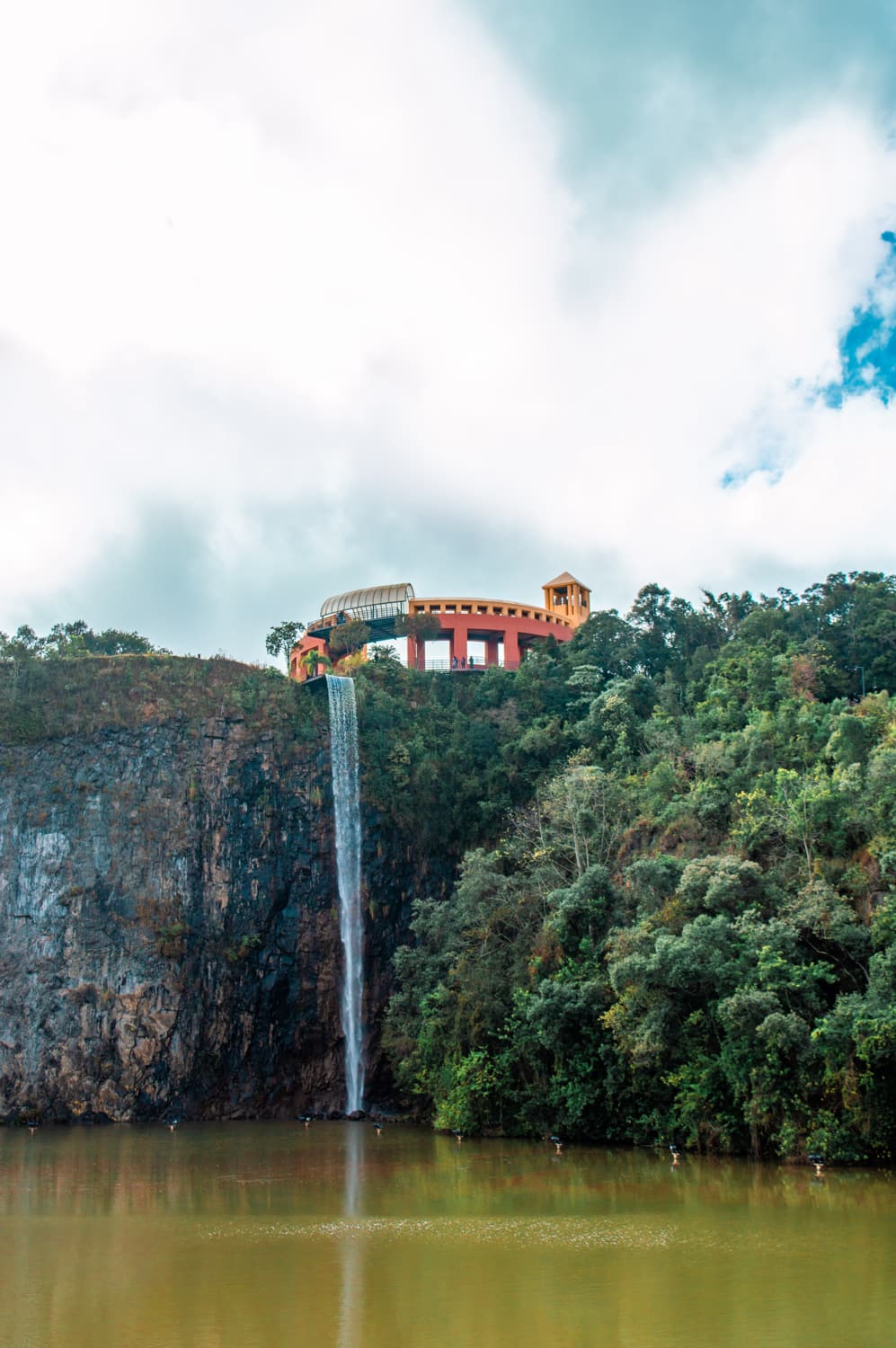 Pontos Turísticos O Que Fazer em Curitiba parque tangua cachoeira