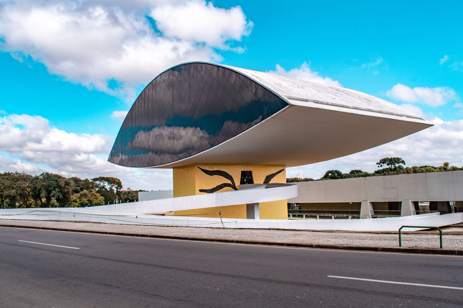 Pontos Turísticos O Que Fazer em Curitiba MON museu oscar niemeyer