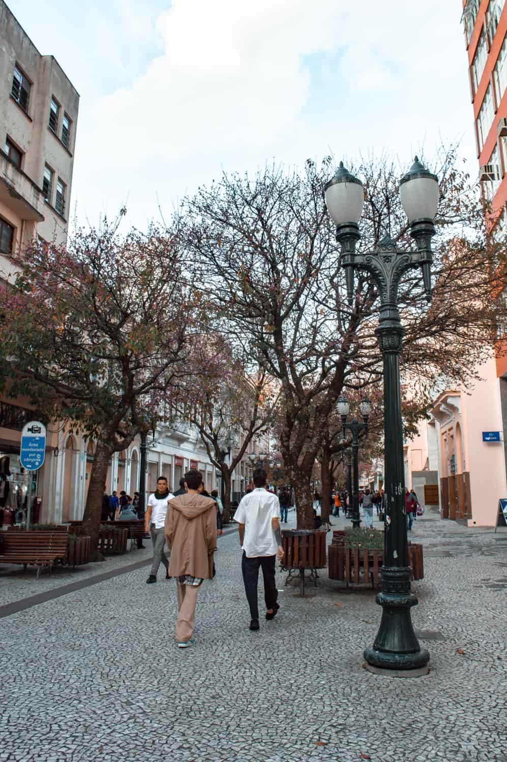 Pontos Turísticos O Que Fazer em Curitiba rua xv de novembro