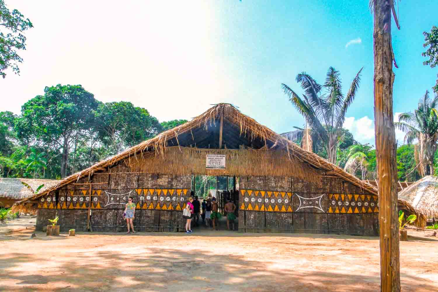 viagem amazônia aldeia em manaus
