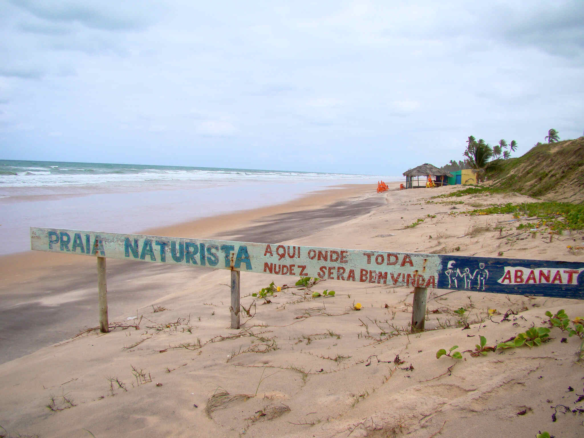 Praia de Nudismo no Brasil