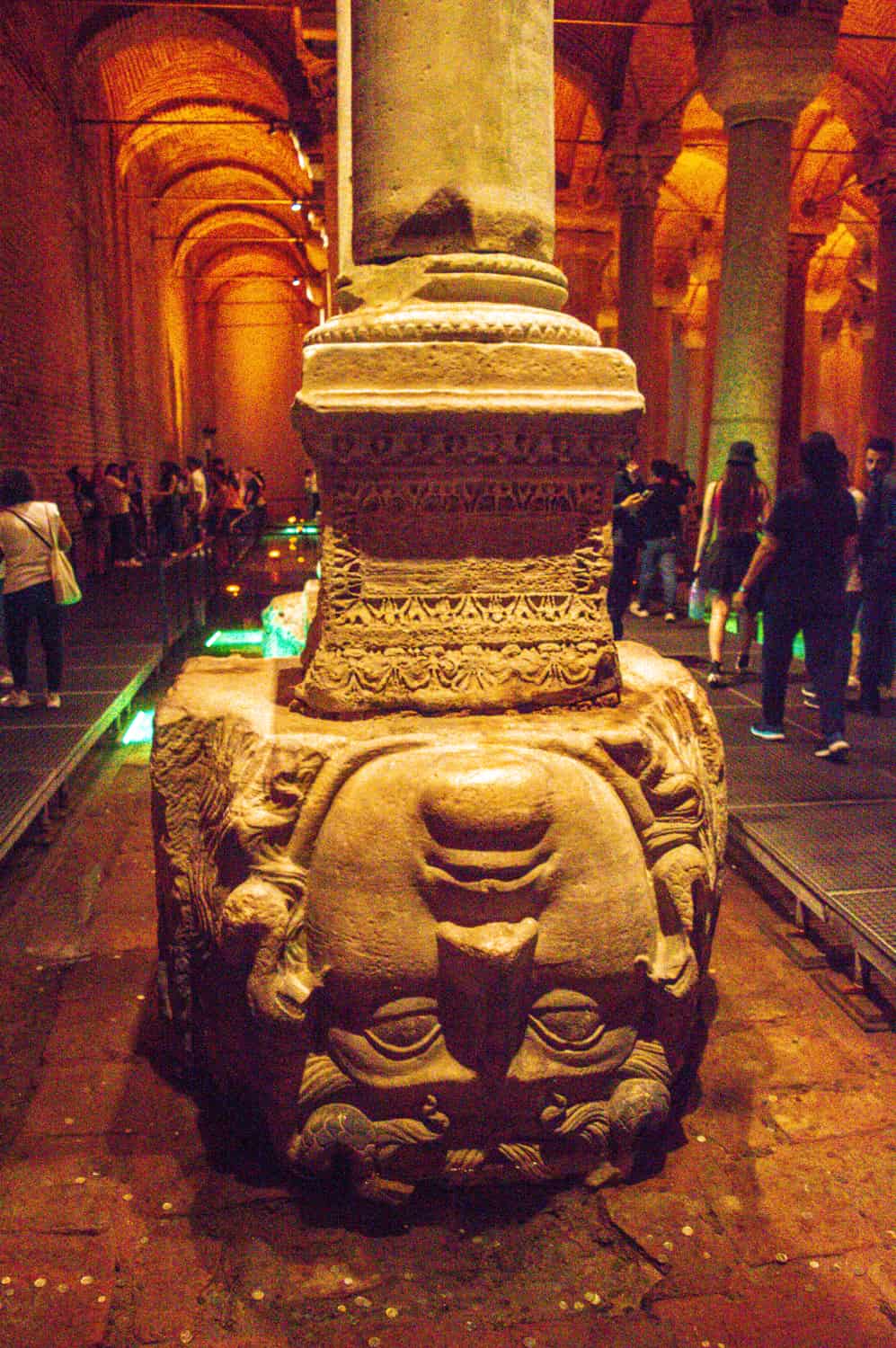 Cabeça de Medusa cisterna basilica istambul pontos turisticos